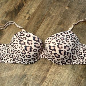 NWOT Victoria Secret leopard print bra. 32D